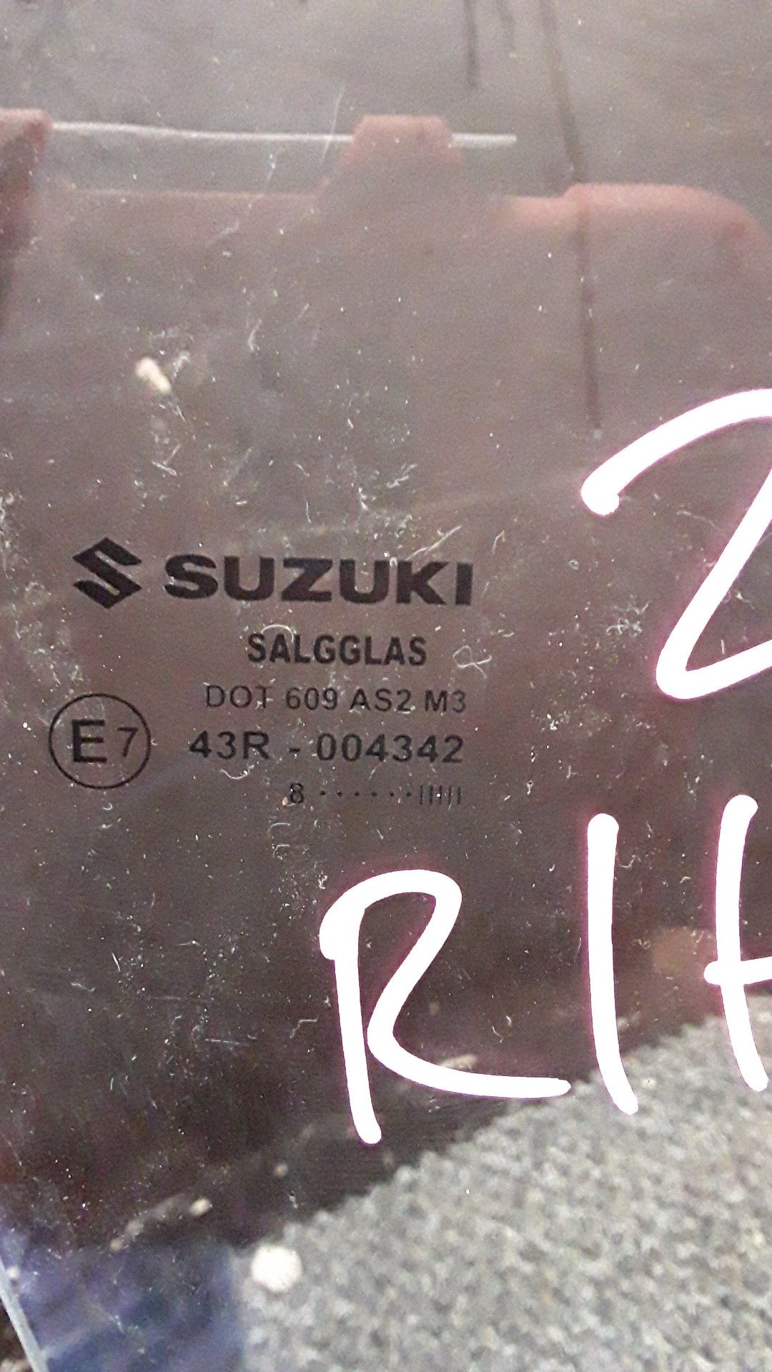 2019 Suzuki Vitara IV LY- Left Front Door Glass- (TAG6095) PN: M3