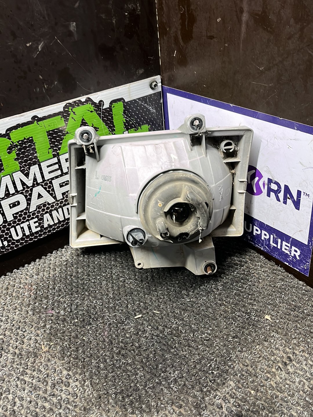 2003-2005 Mazda Bounty- Right Headlight- (TAG9195)
