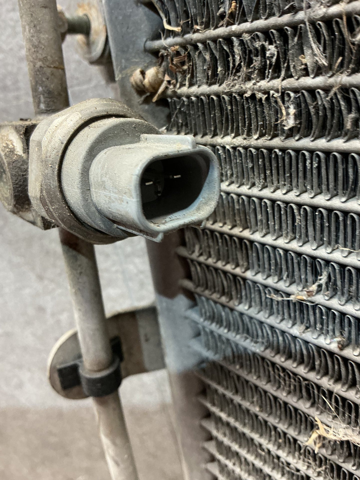 2003 Suzuki Grand Vitara SQ420W - A/C Condenser - (TAG17892)