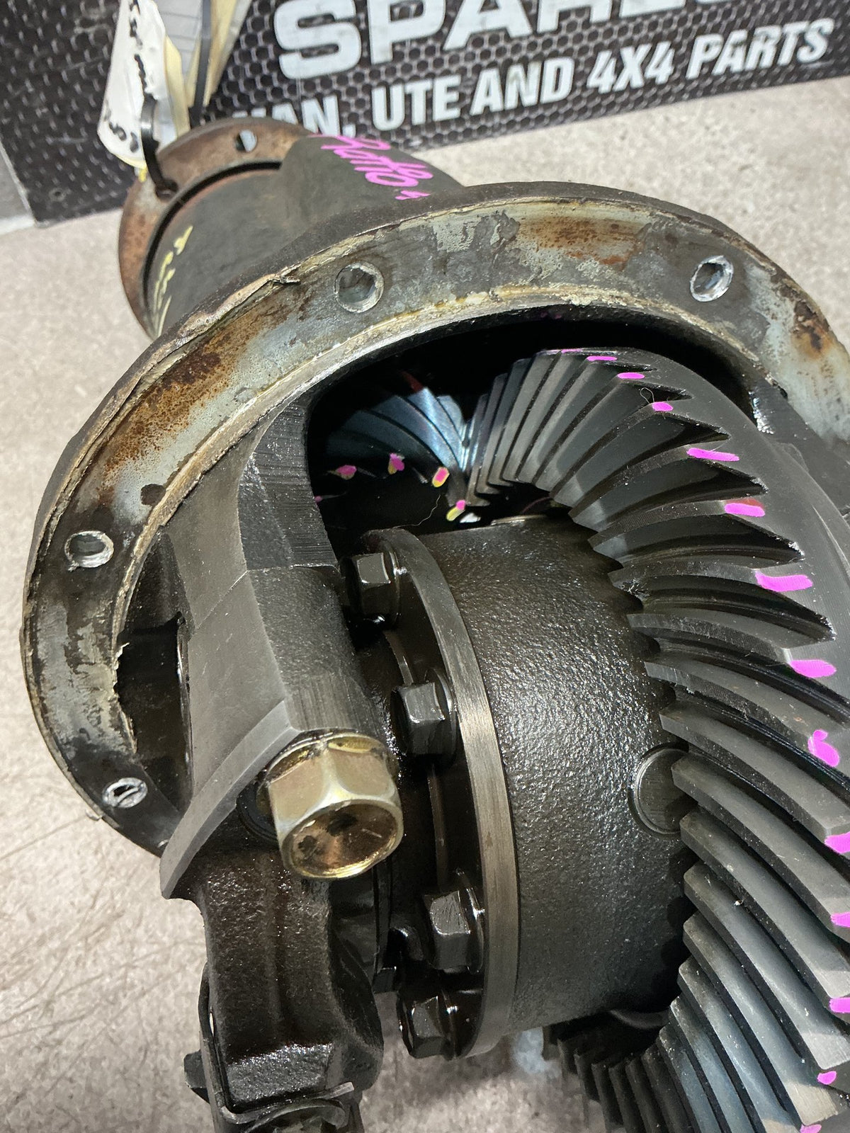 1999 Suzuki Jimny JB33- Rear Differential Head- (TAG17282)