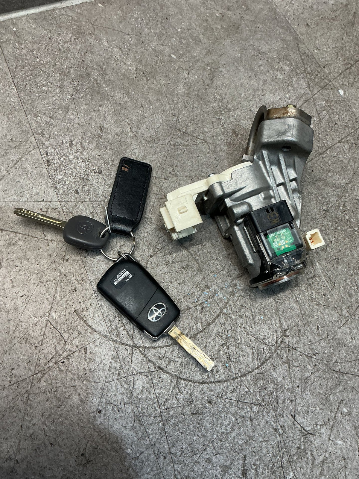 2017 Toyota Hilux- Ignition With Key- (TAG16501)