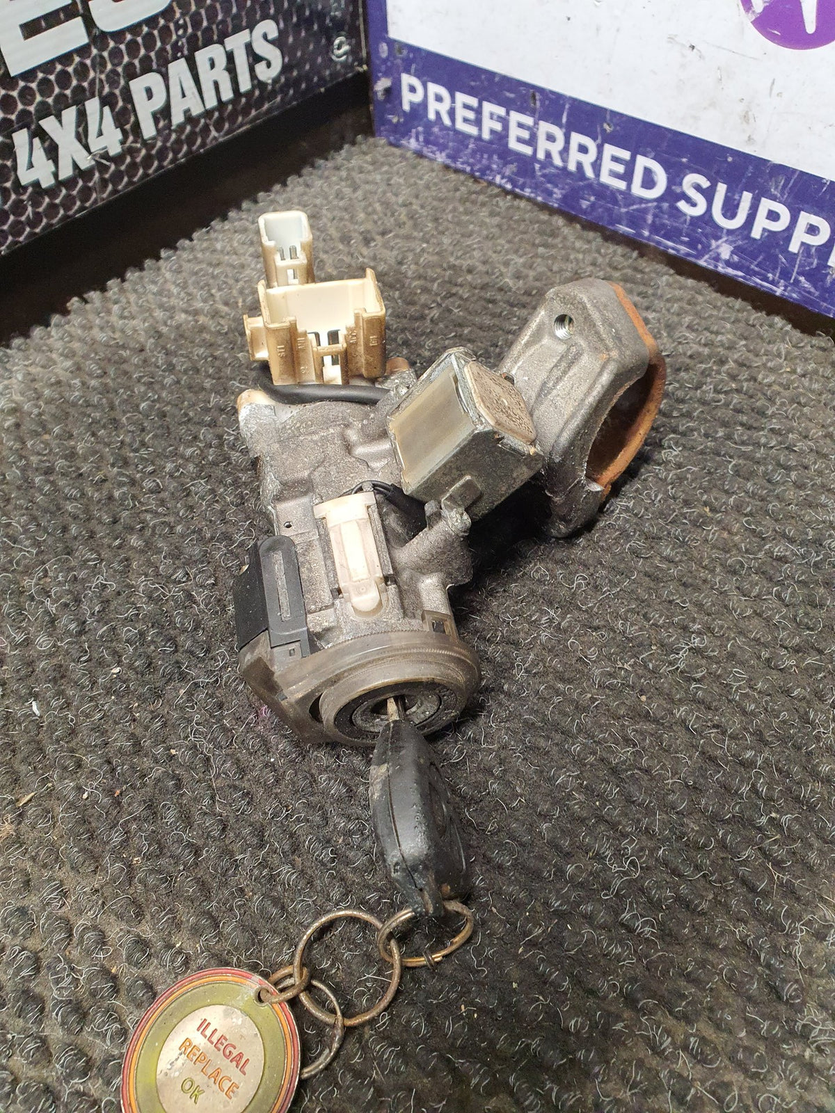 2011 Toyota Hiace TRH219- Ignition With Key- (TAG9199)