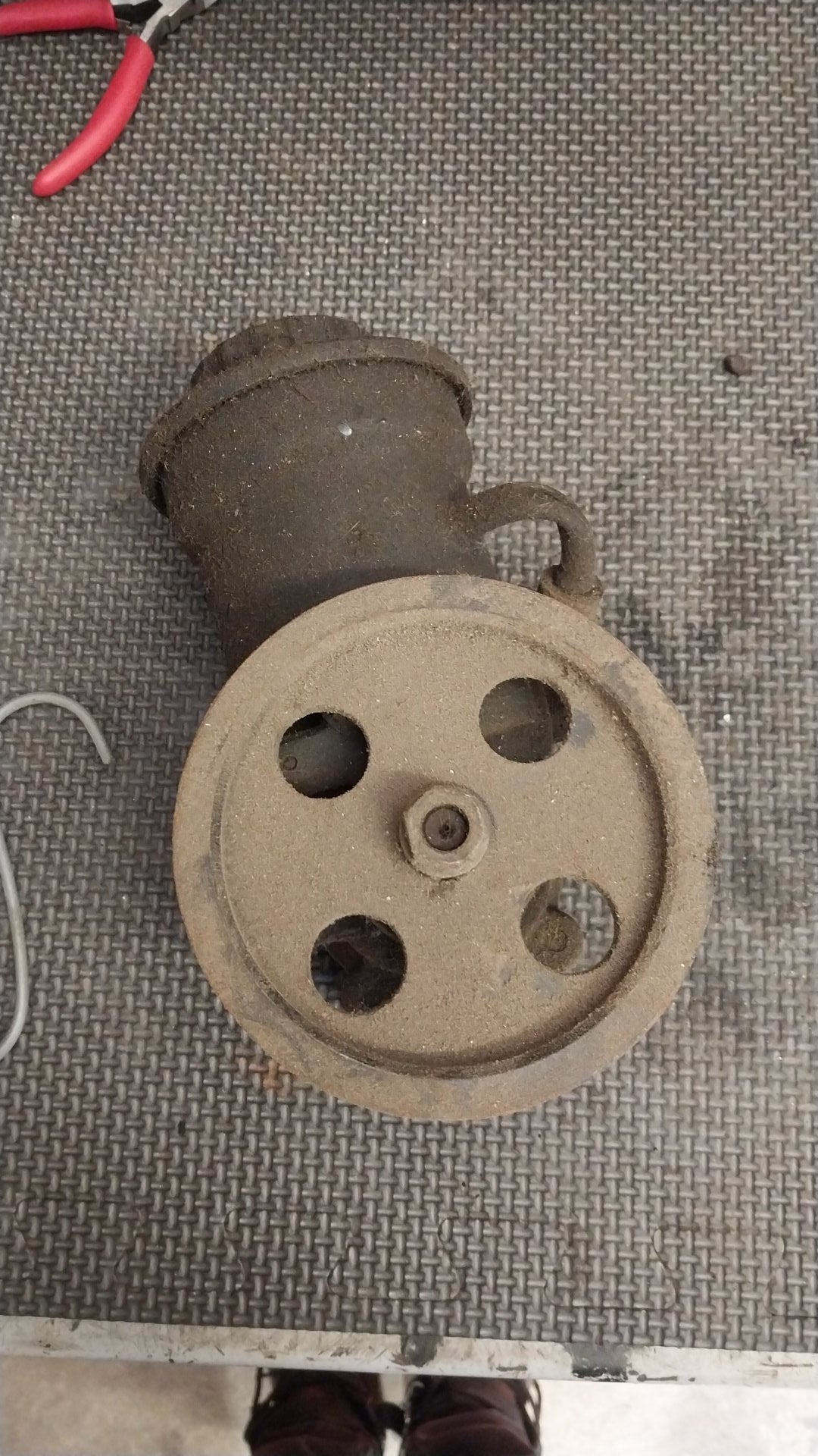 1998-2006 Toyota Hiace- Power Steering Pump- (TAG1021)