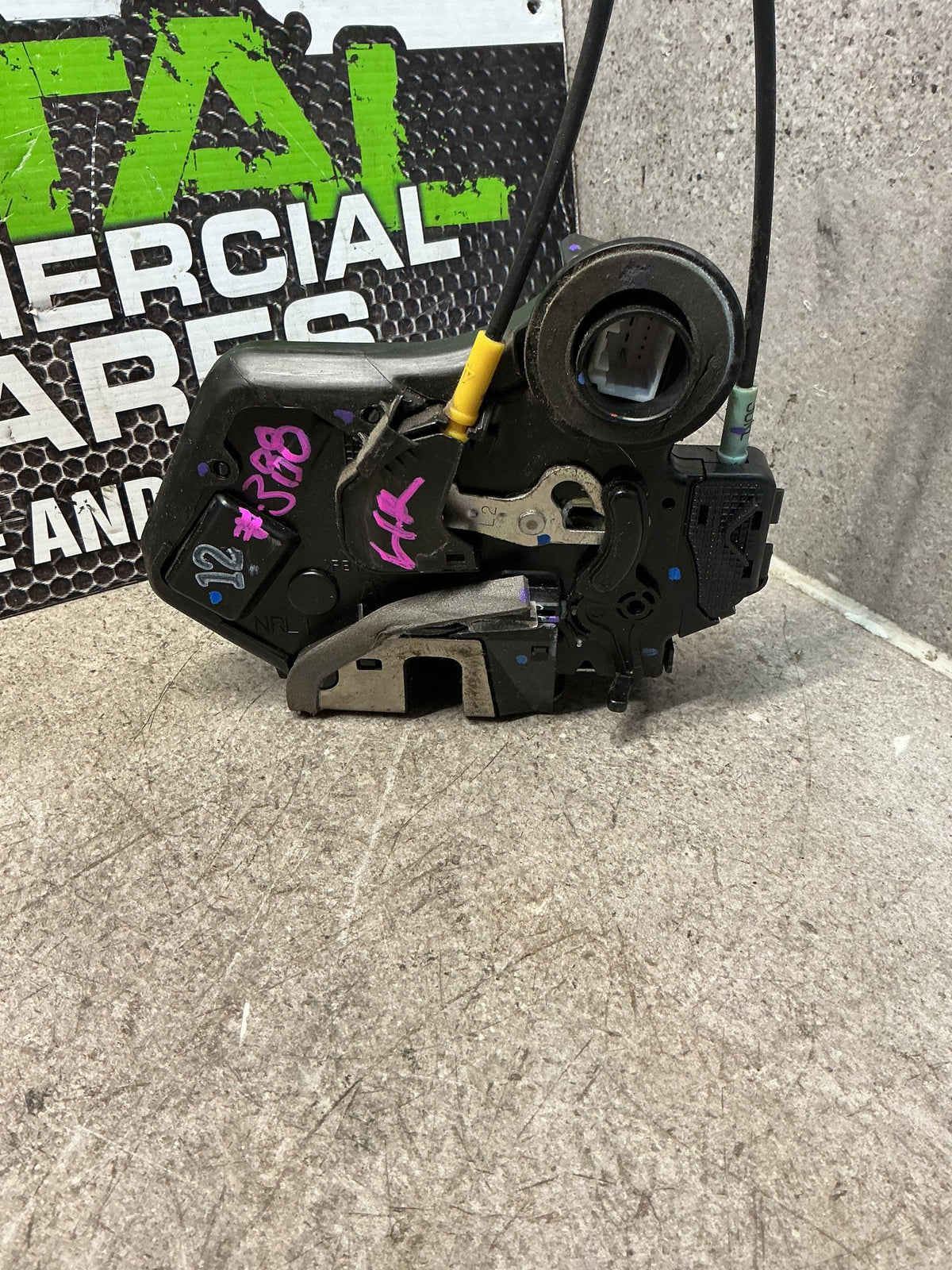 2006 Toyota Hilux- Left Rear Door Lock Actuator- (TAG16752)