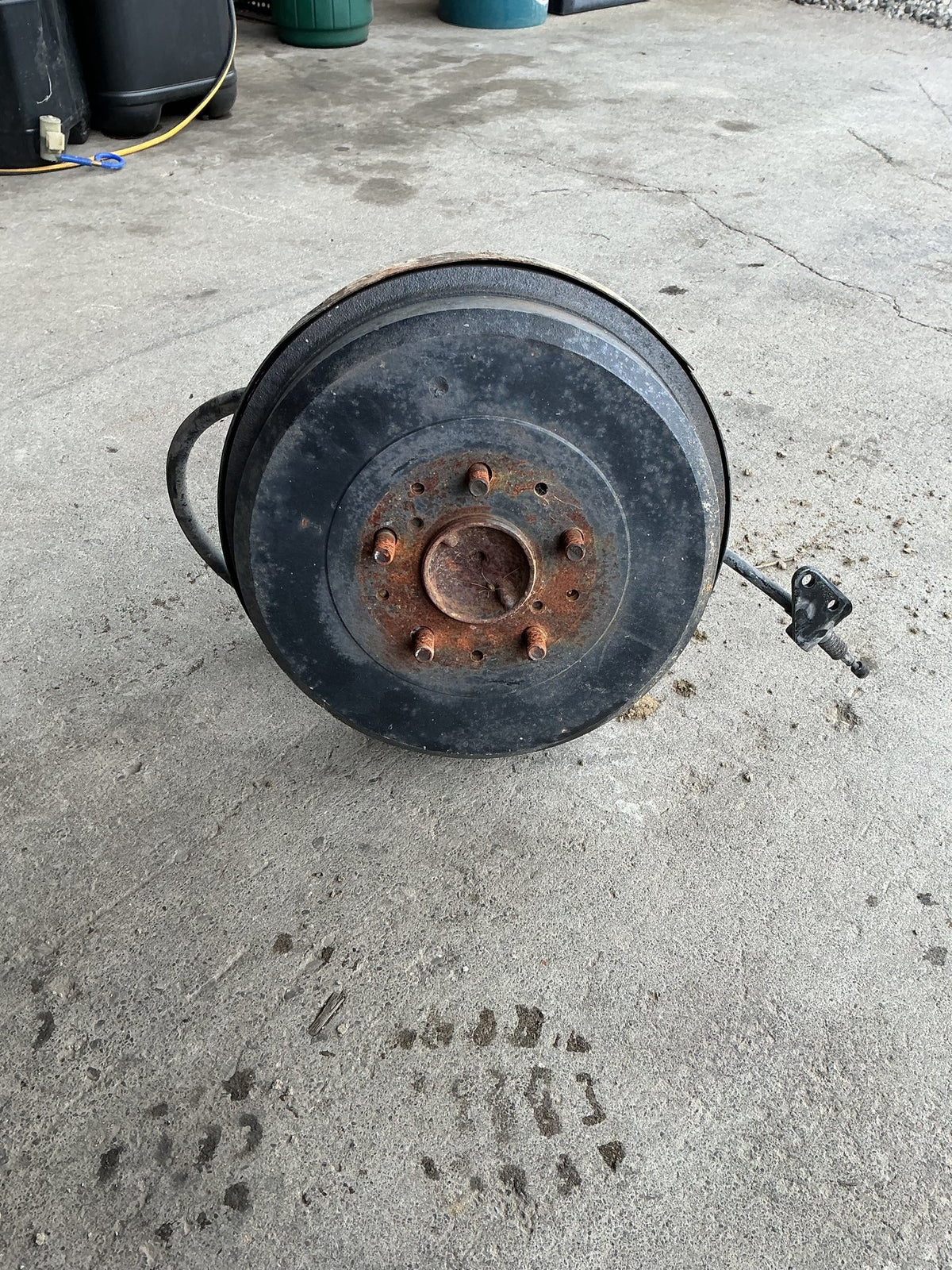 1993-2003 Toyota Hiace IV H100- Left Rear Drive Axle- (TAG11758)