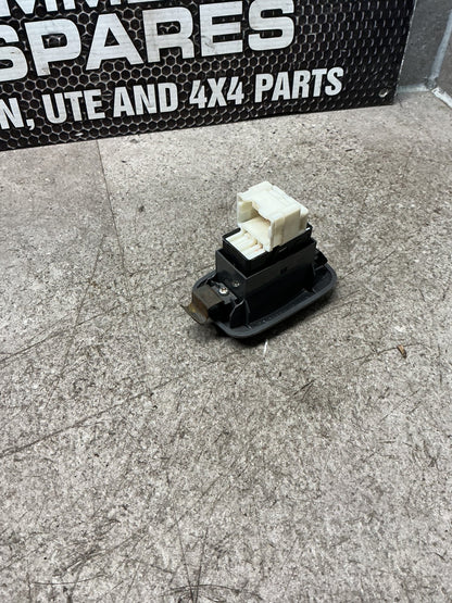 2011 Nissan Navara- Left Rear Window Switch- (TAG16035)