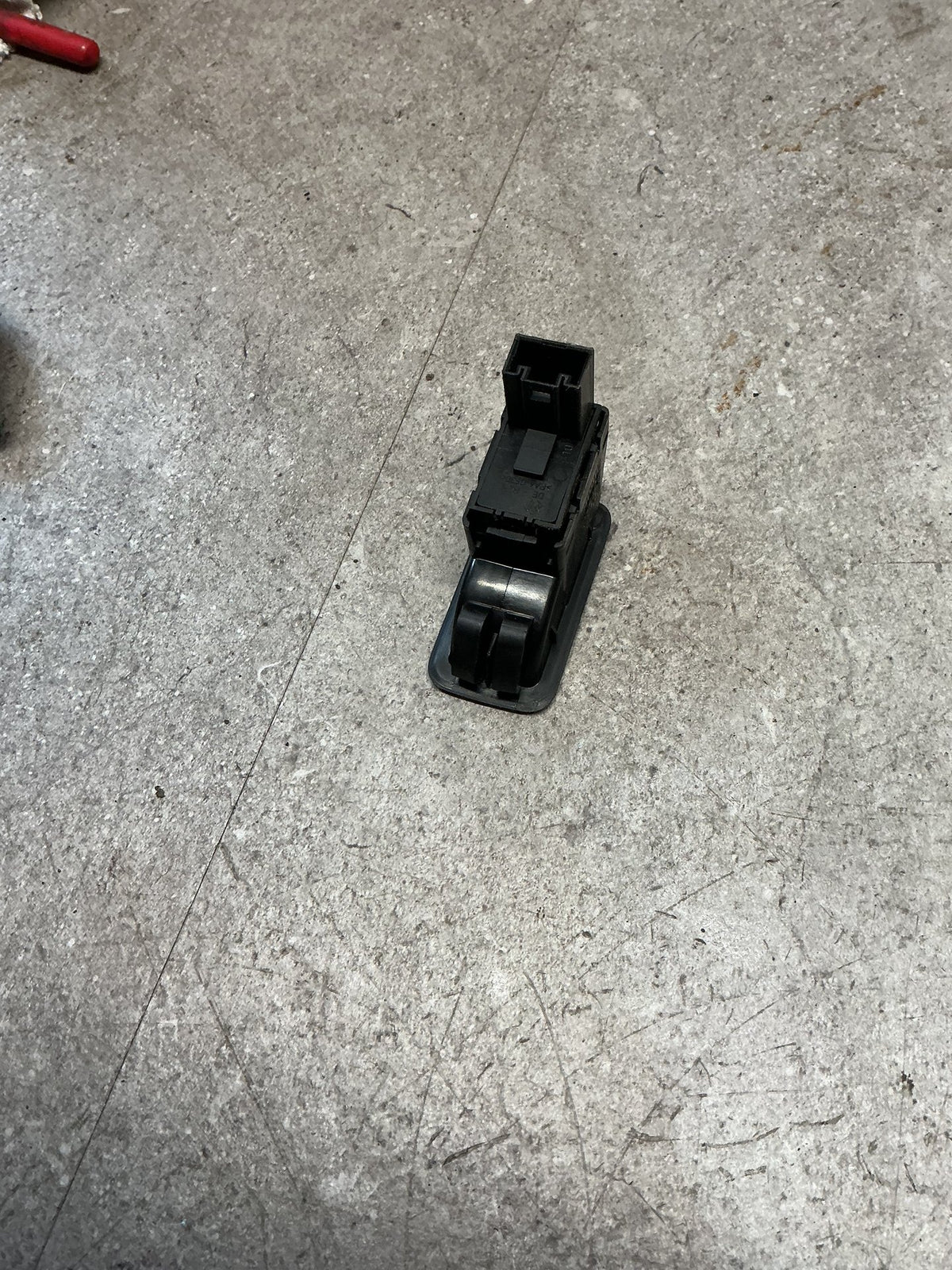 2013 Volkswagen Amarok- Left Rear Window Switch- (TAG15420)