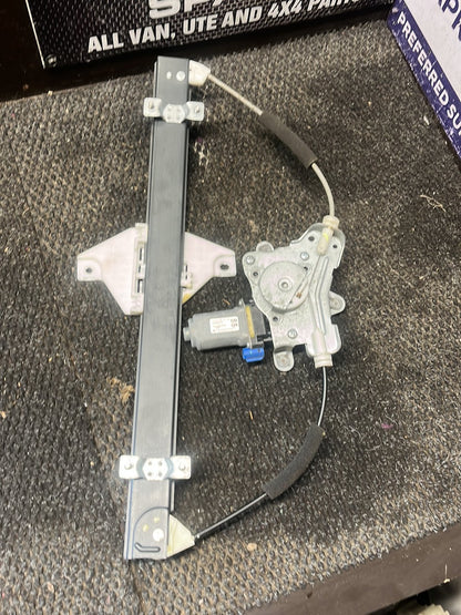 2012 Holden Captiva 7- Right Front Window Regulator/Motor- (TAG8938)