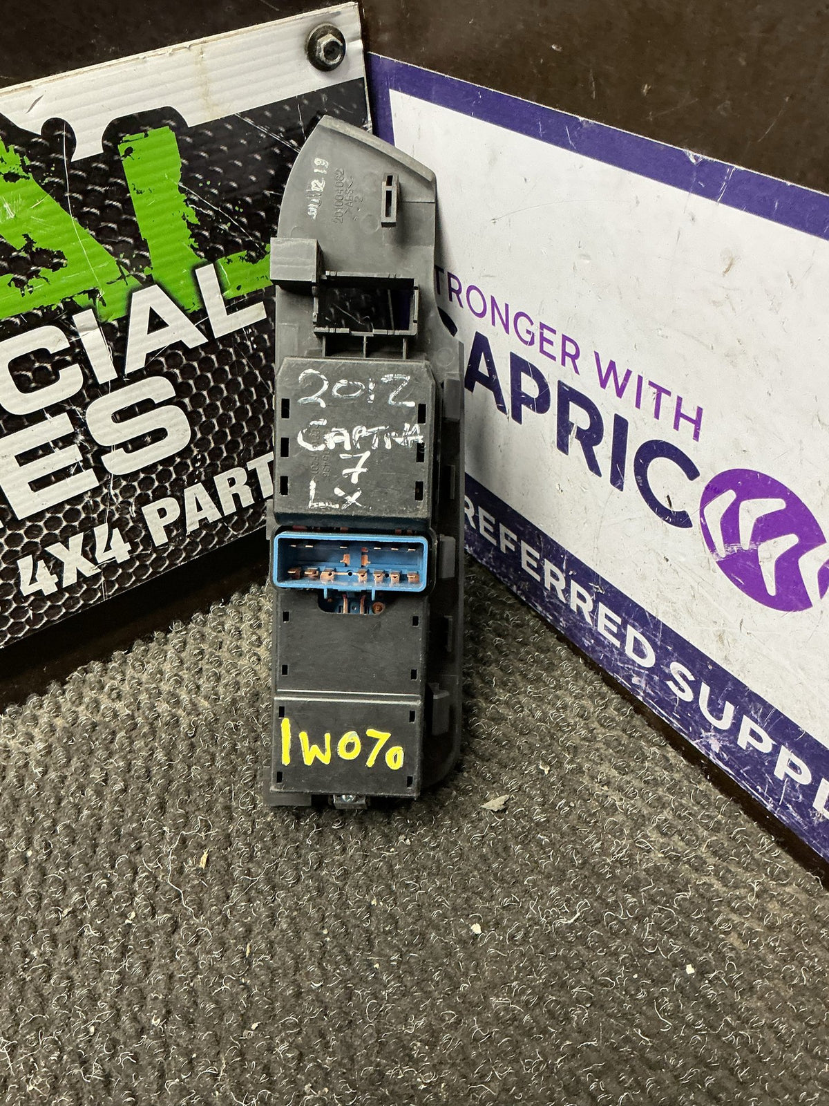 2012 Holden Captiva 7 1W070- Master Power Window Switch- (TAG9916)