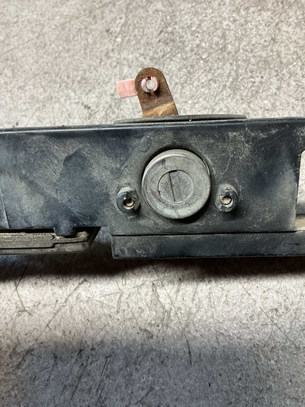 1993-2004 Toyota Hiace IV H100- Tailgate Handle Outer- (TAG14725)