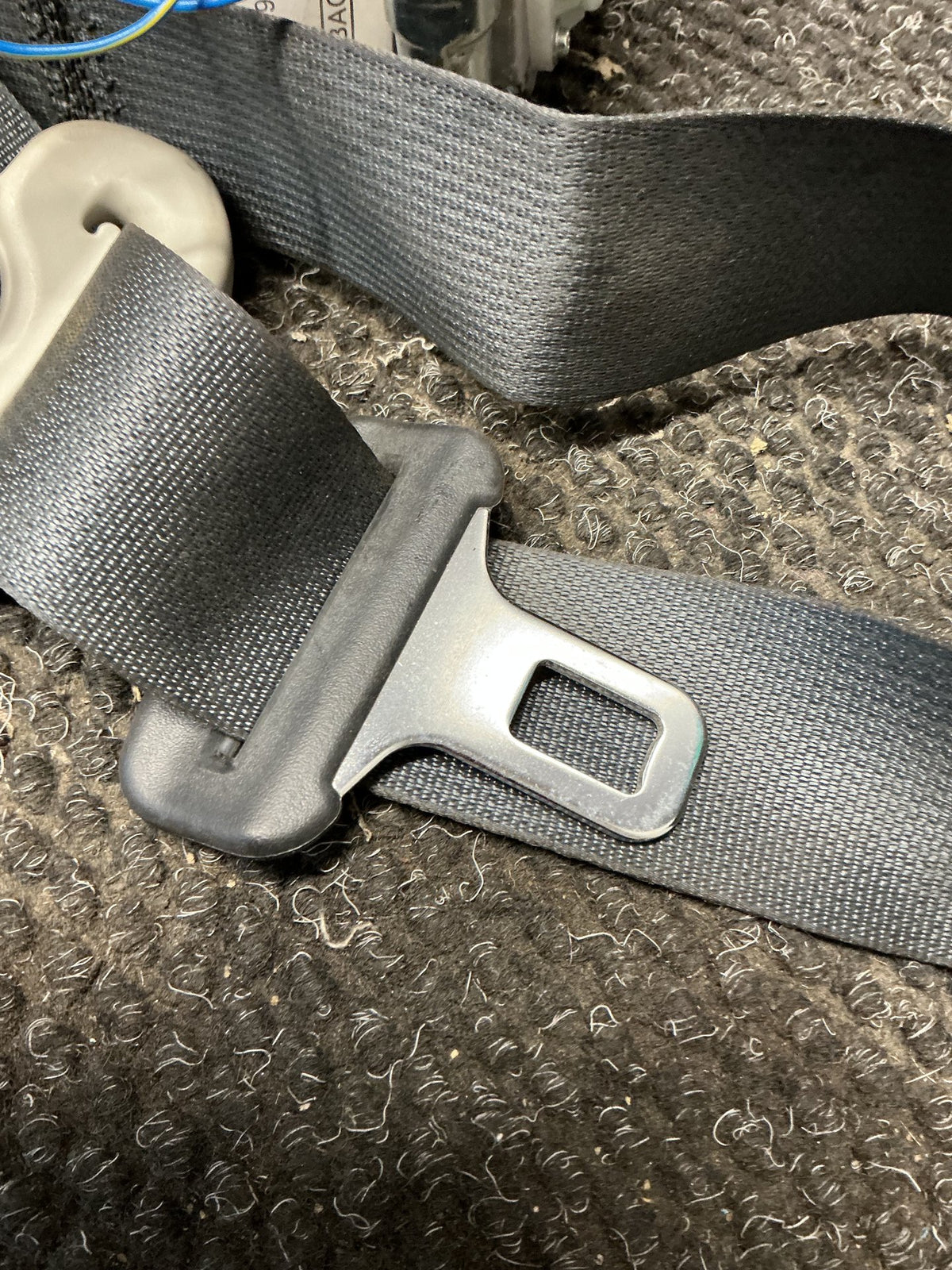 2006 Suzuki Vitara 1W047- Right Front Seat Belt- (TAG10706)