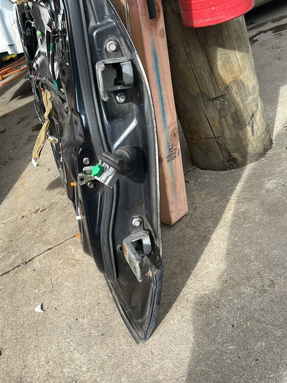 2014 Suzuki Vitara- Left Front Door Shell- (TAG8944)