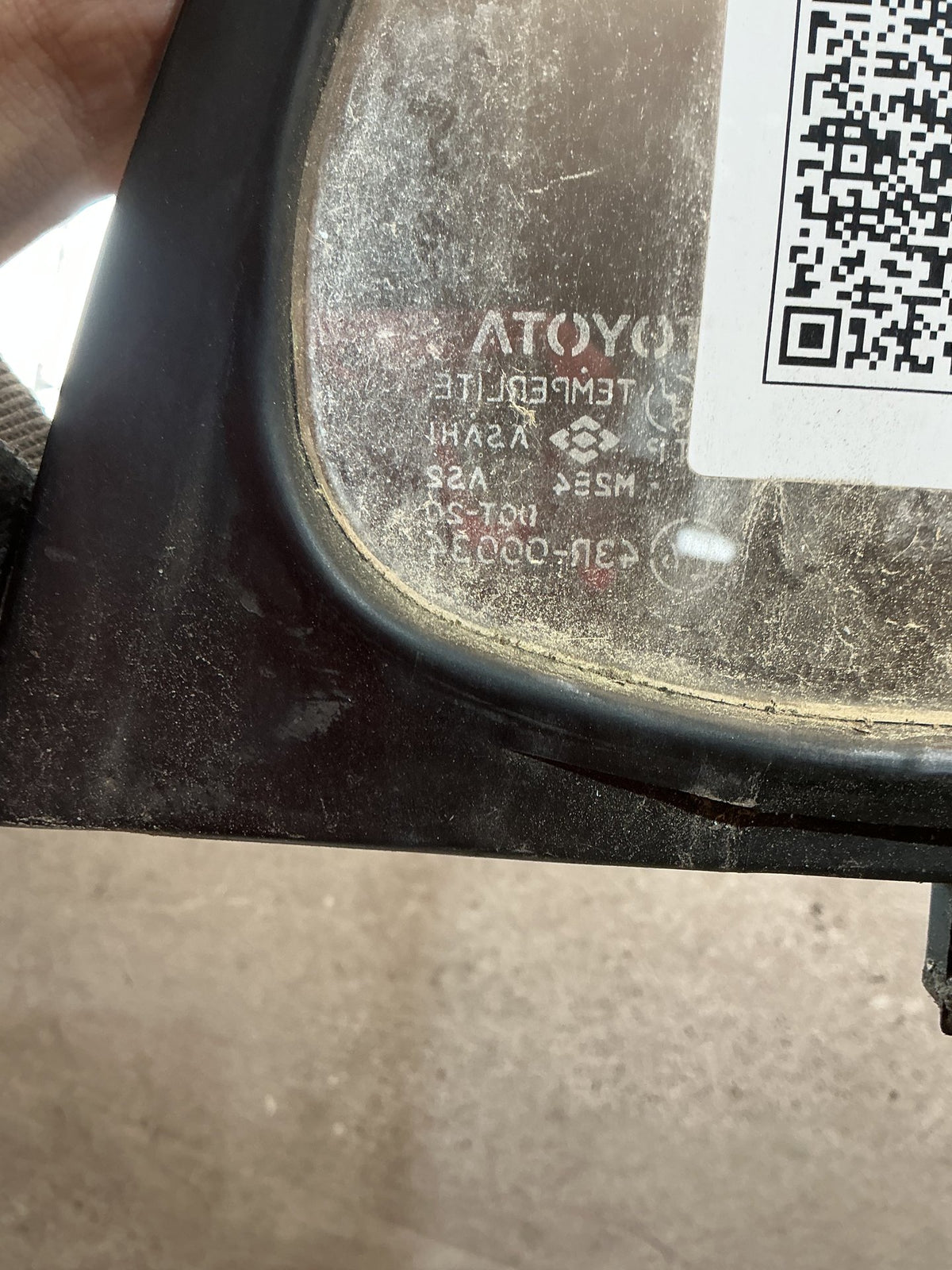 1993 Toyota Hilux KZN130- Right Rear Quarter Door Glass- (TAG5765) PN: M284