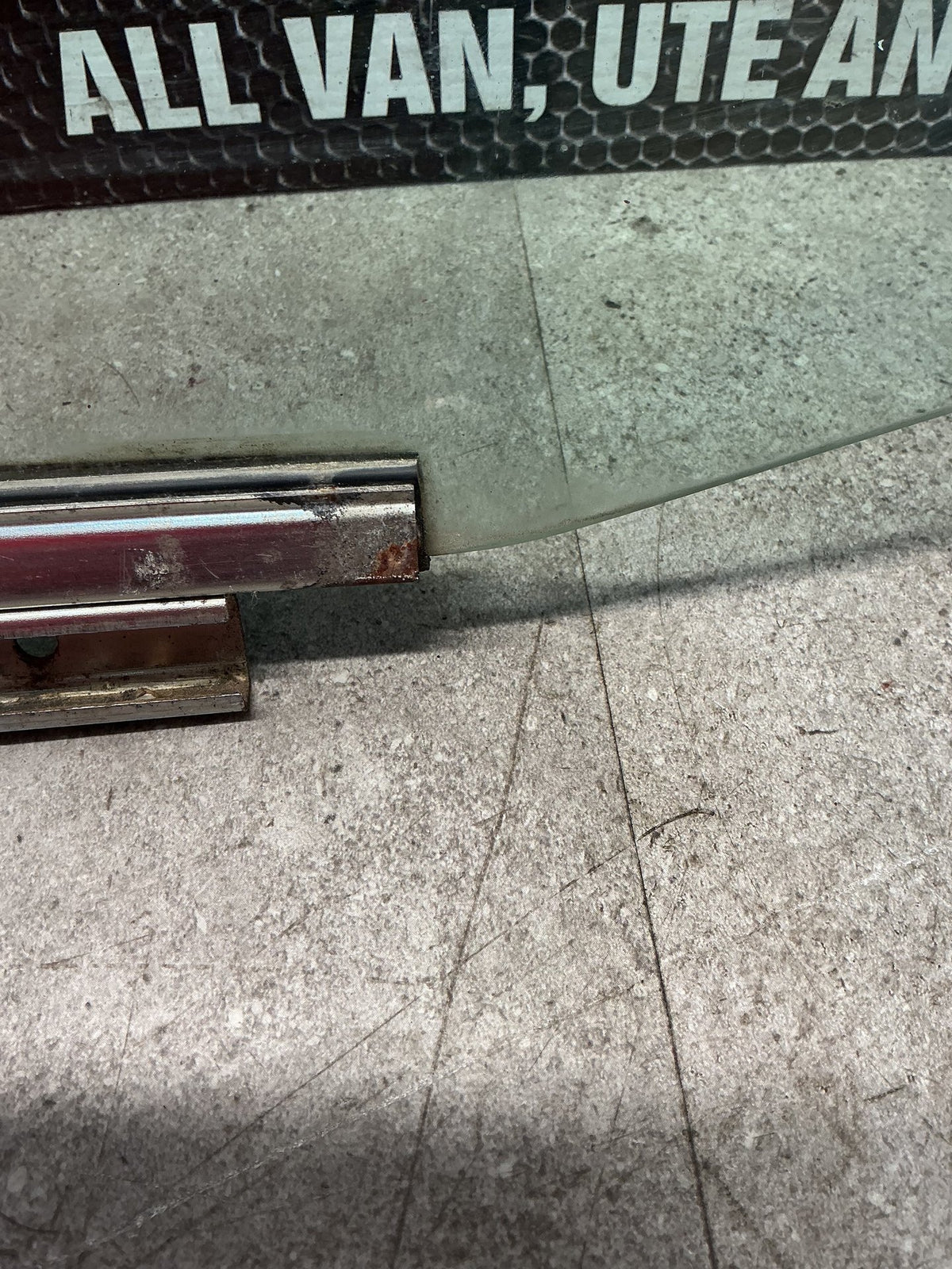 2005 Toyota Hilux VII N20- Right Rear Door Glass- (TAG13699) PN: M173S