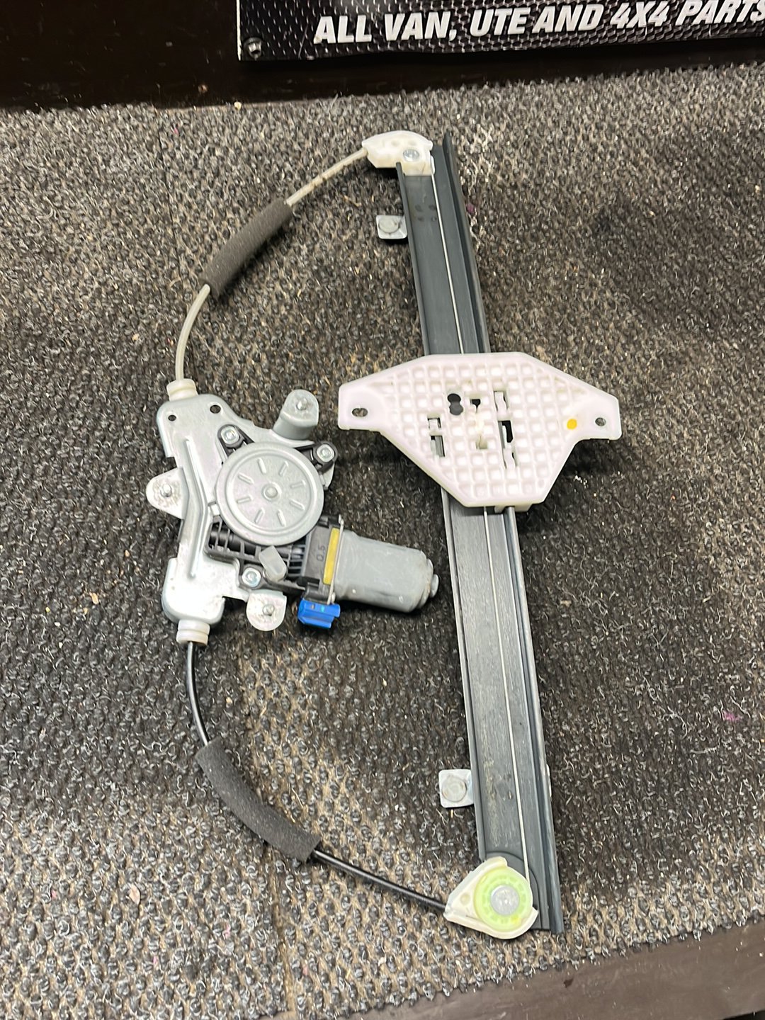 2012 Holden Captiva 7- Right Front Window Regulator/Motor- (TAG8938)