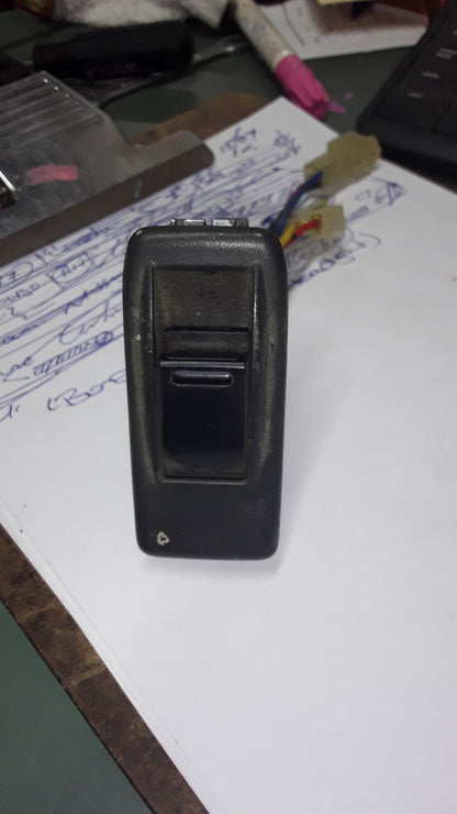 1994-1998 Suzuki Vitara I ET SV620- Left Rear Window Switch- (TAG1443)