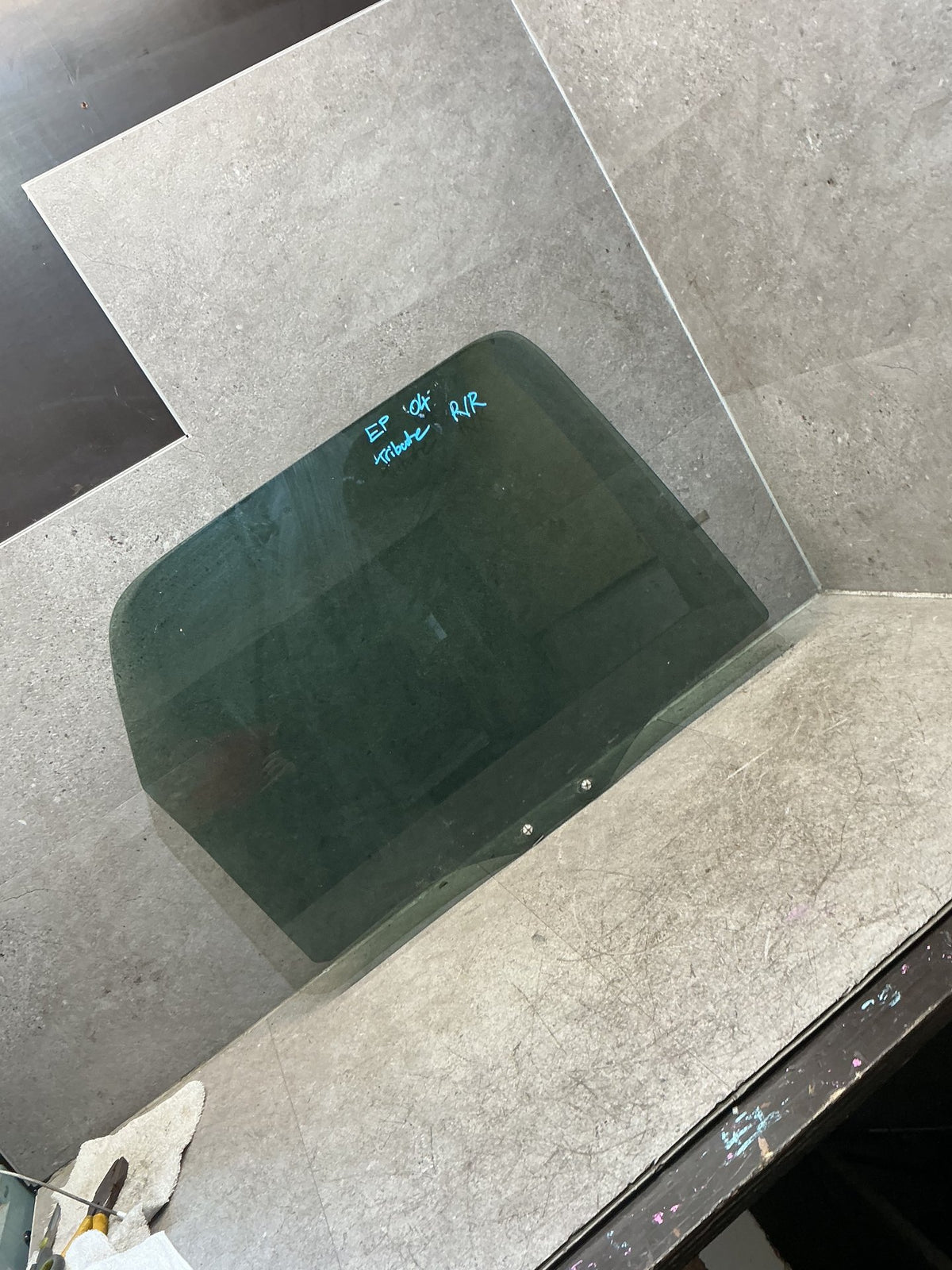 2004 Mazda Tribute EP - Right Rear Door Glass - (TAG18867)