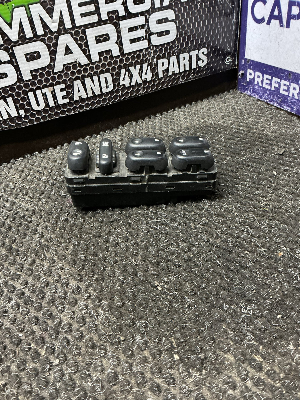 2001 Ford Escape 8W067- Master Power Window Switch- (TAG9937)