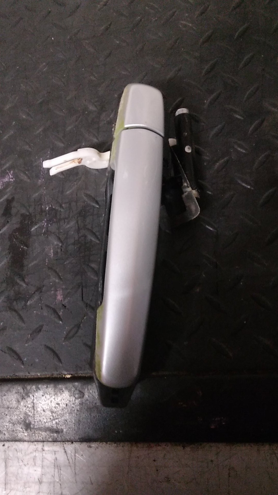 2009 Suzuki Grand Vitara II JT- Right Rear Door Exterior Handle- (TAG1734) PN: RIGHTREAR