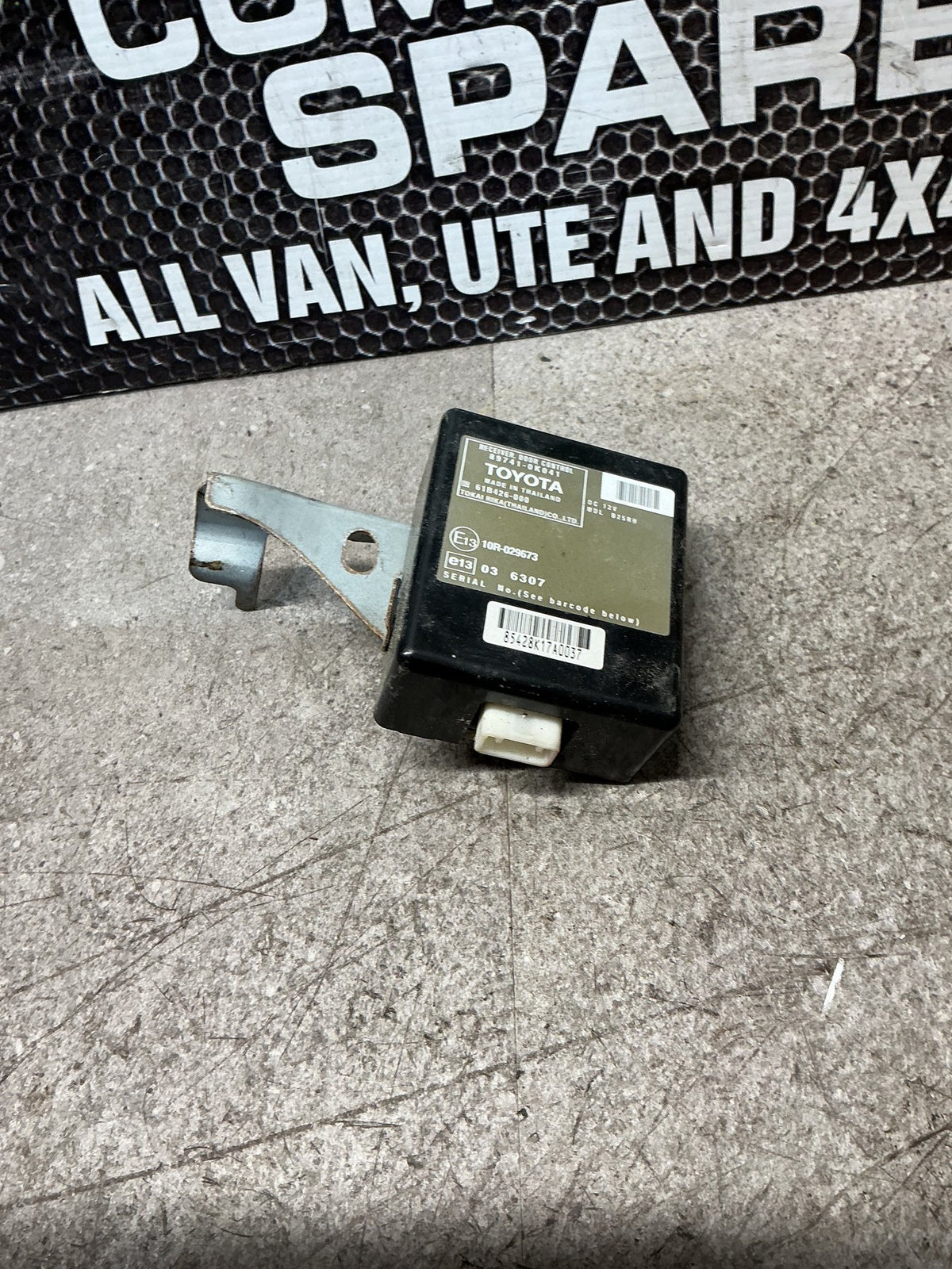 2006-2011 Toyota Hilux VII N10- Door Control Module- (TAG15834)
