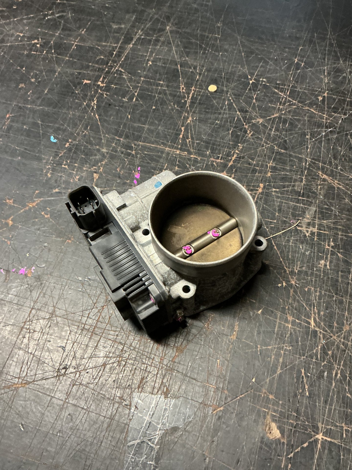2002 Nissan Elgrand- Throttle Body- (TAG13487)