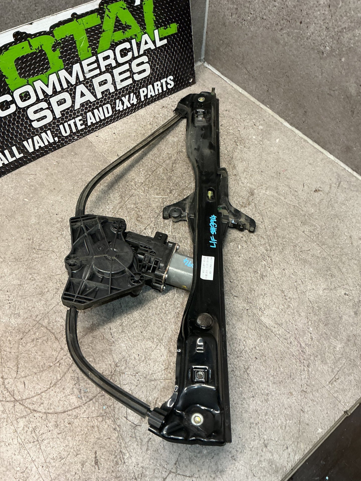 2013 Volkswagen Amarok- Left Front Window Regulator/Motor- (TAG15456)