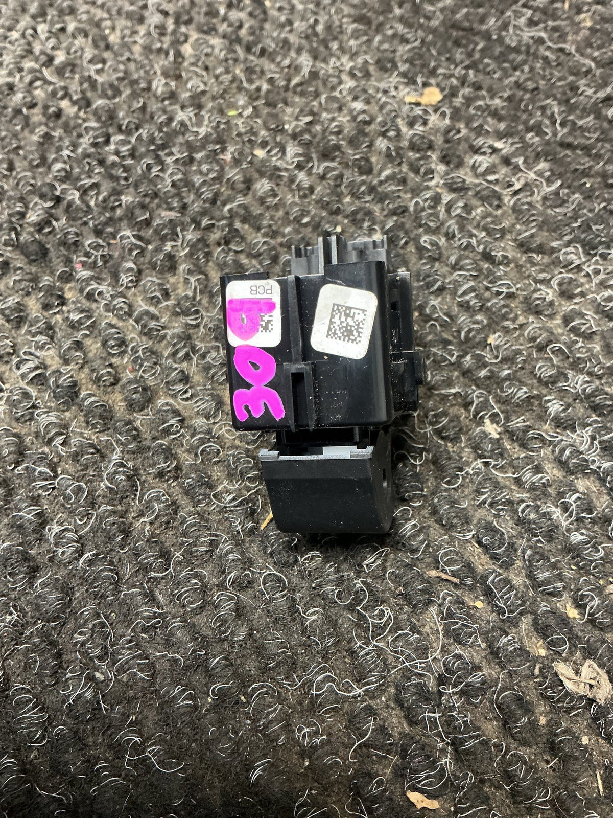 2020 Ford Endura CA- Right Rear Window Switch- (TAG11136) PN: GT4T-14529-AAW