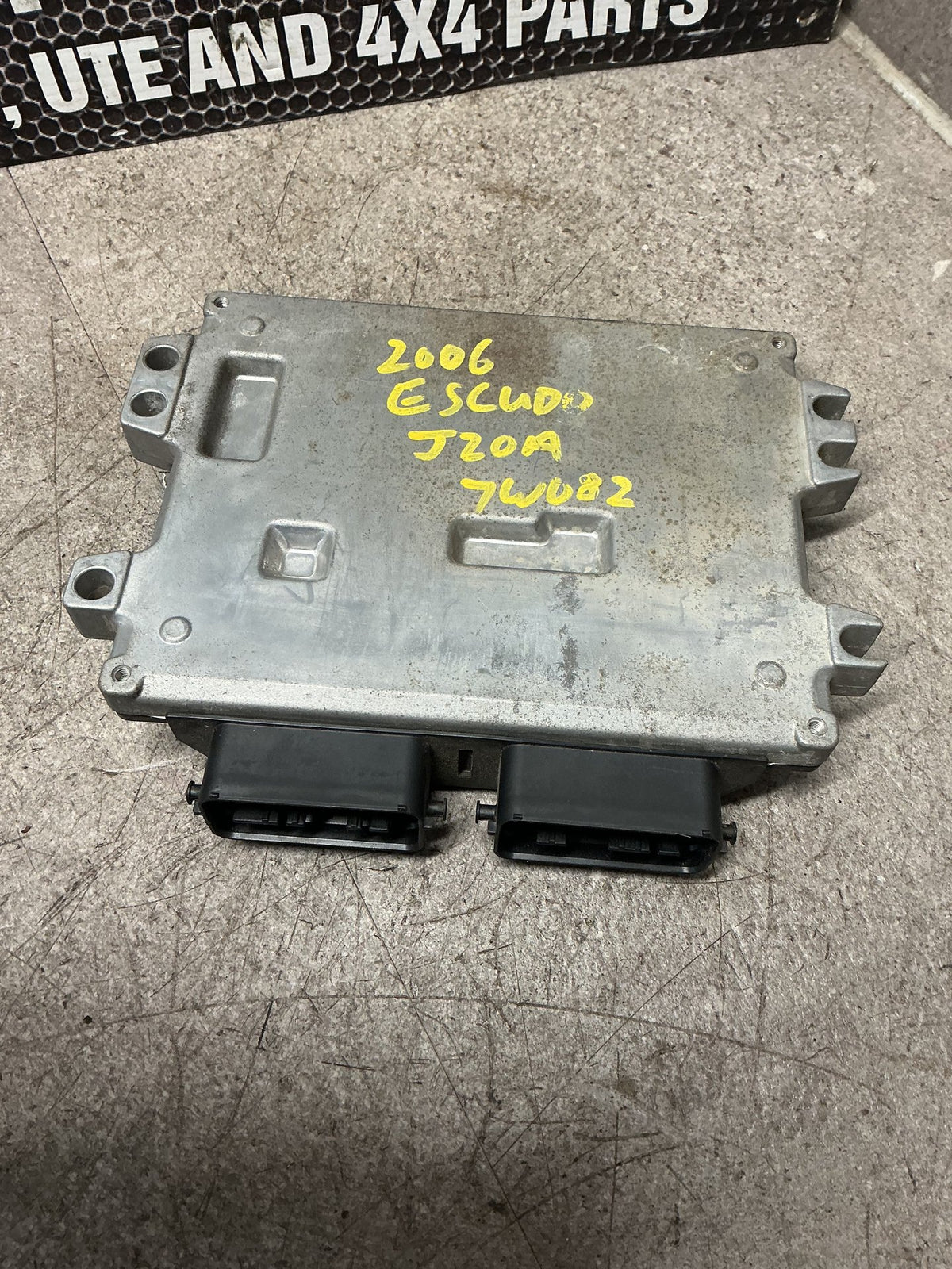 2006 Suzuki Escudo- ECU- (TAG16951)