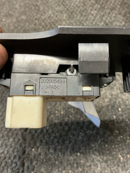 2012 Holden Captiva 7 1W067- Right Rear Window Switch- (TAG9955)