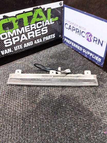 2006 Nissan Serena- High Level Stoplight- (TAG8233)