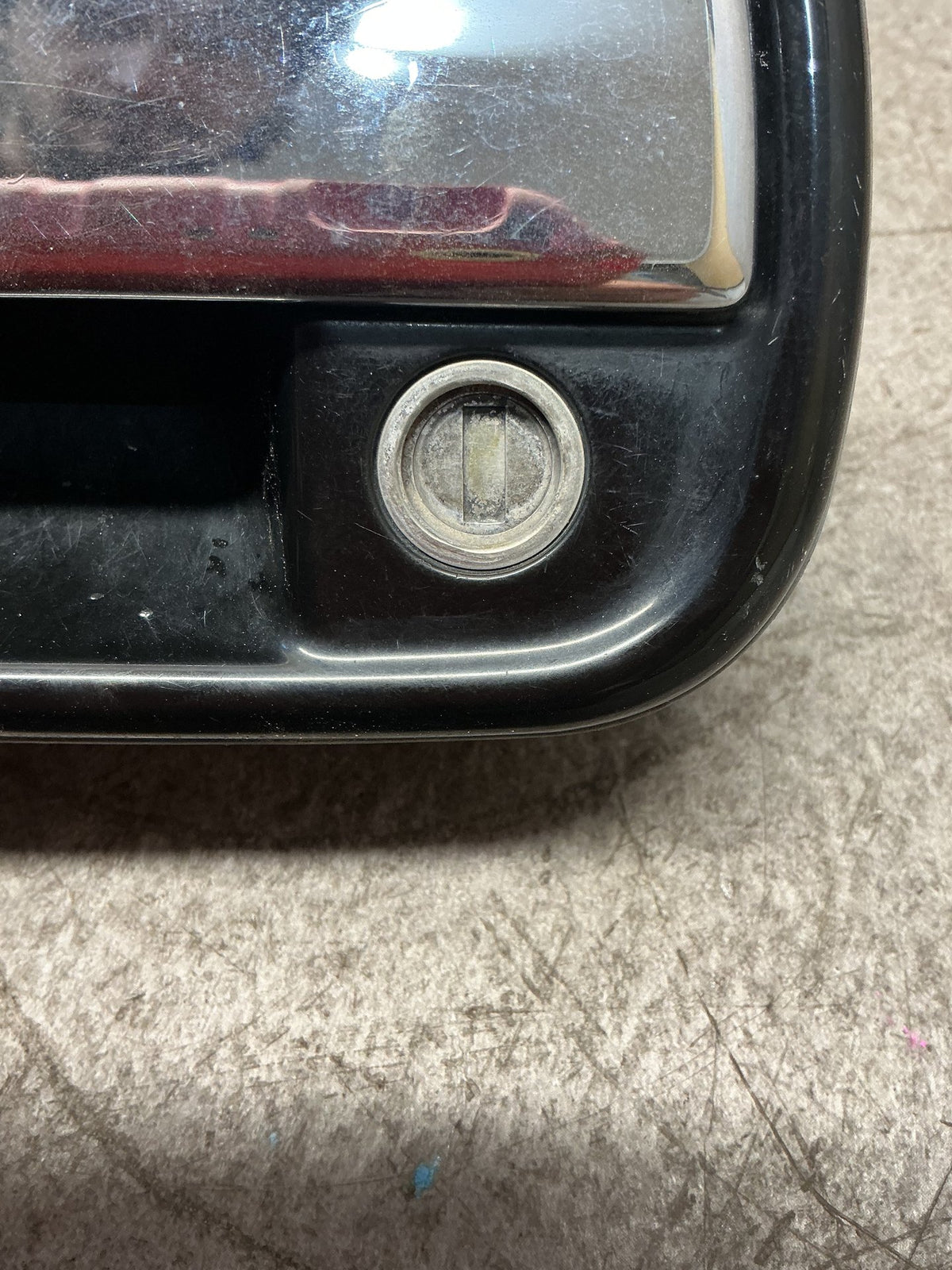 1995-2002 Toyota Surf N180- Left Front Door Exterior Handle- (TAG15277)