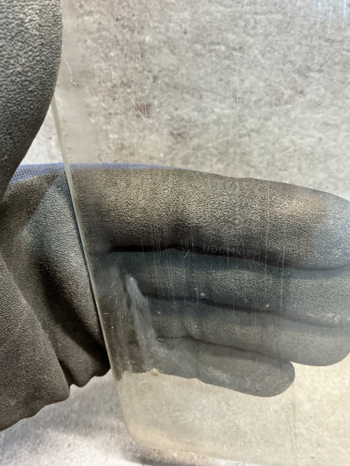 1994 Toyota Hilux Surf KZN130 - Right Front Door Glass - (TAG19001)