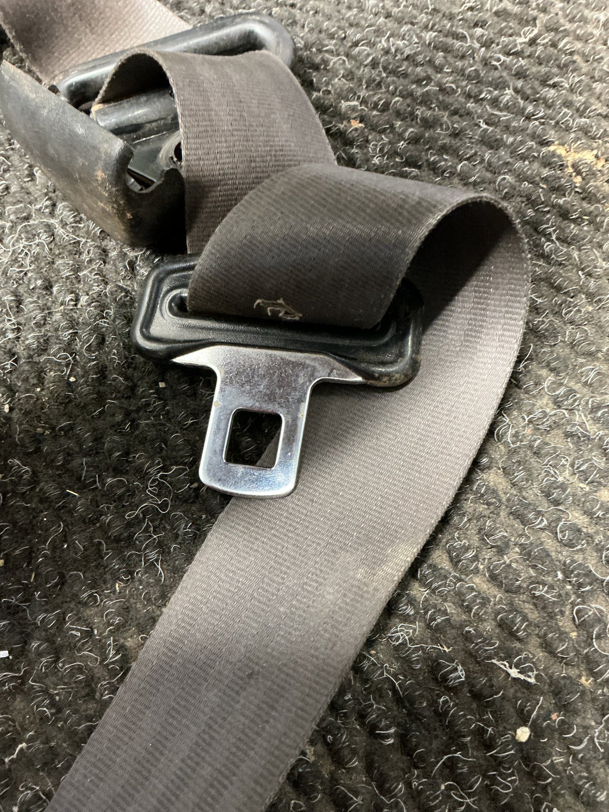 1993 Suzuki Vitara 8W018- Right Front Seat Belt- (TAG10745)