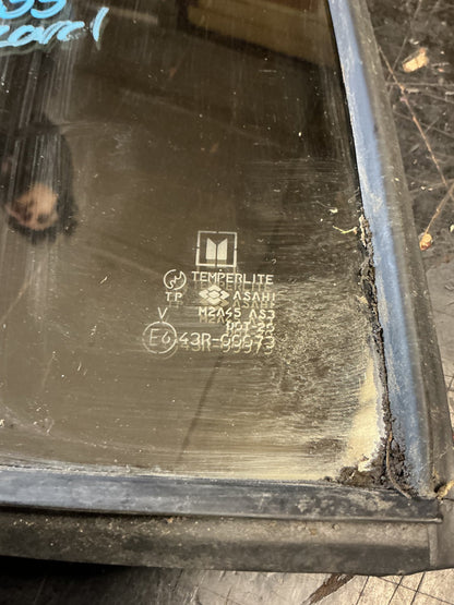 1988 Isuzu Bighorn UBS55 - Left Rear Quarter Door Glass - (TAG18585)
