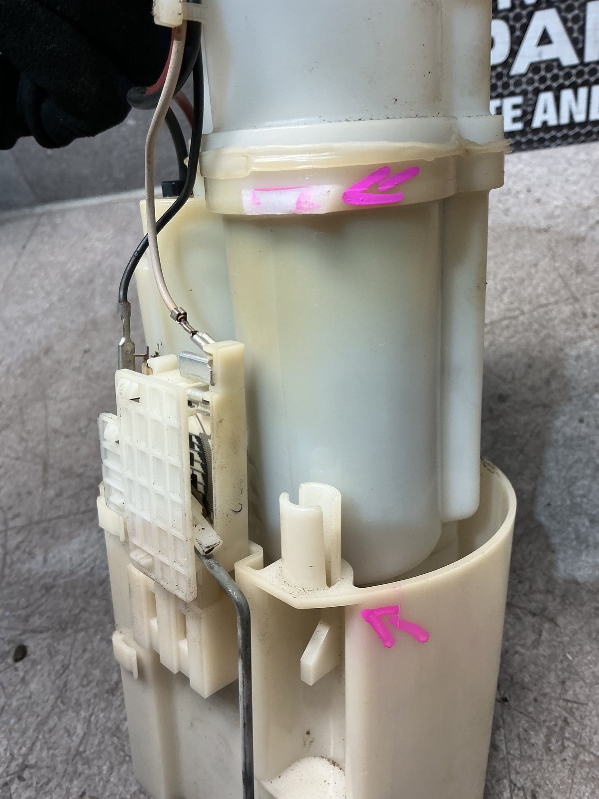 2006 Nissan Elgrand E51 NE51- Fuel Sending Unit- (TAG16611)