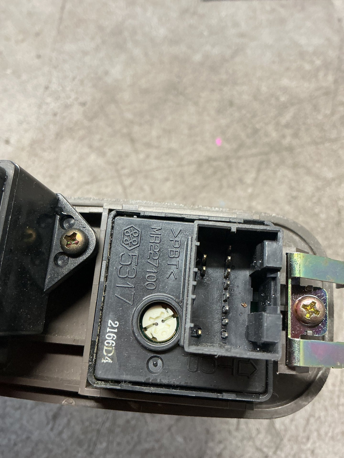 1997 Mitsubishi Challenger K97- Master Power Window Switch- (TAG16614)