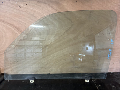 1994 Toyota Hilux LN147 - Left Front Door Glass - (TAG19117)