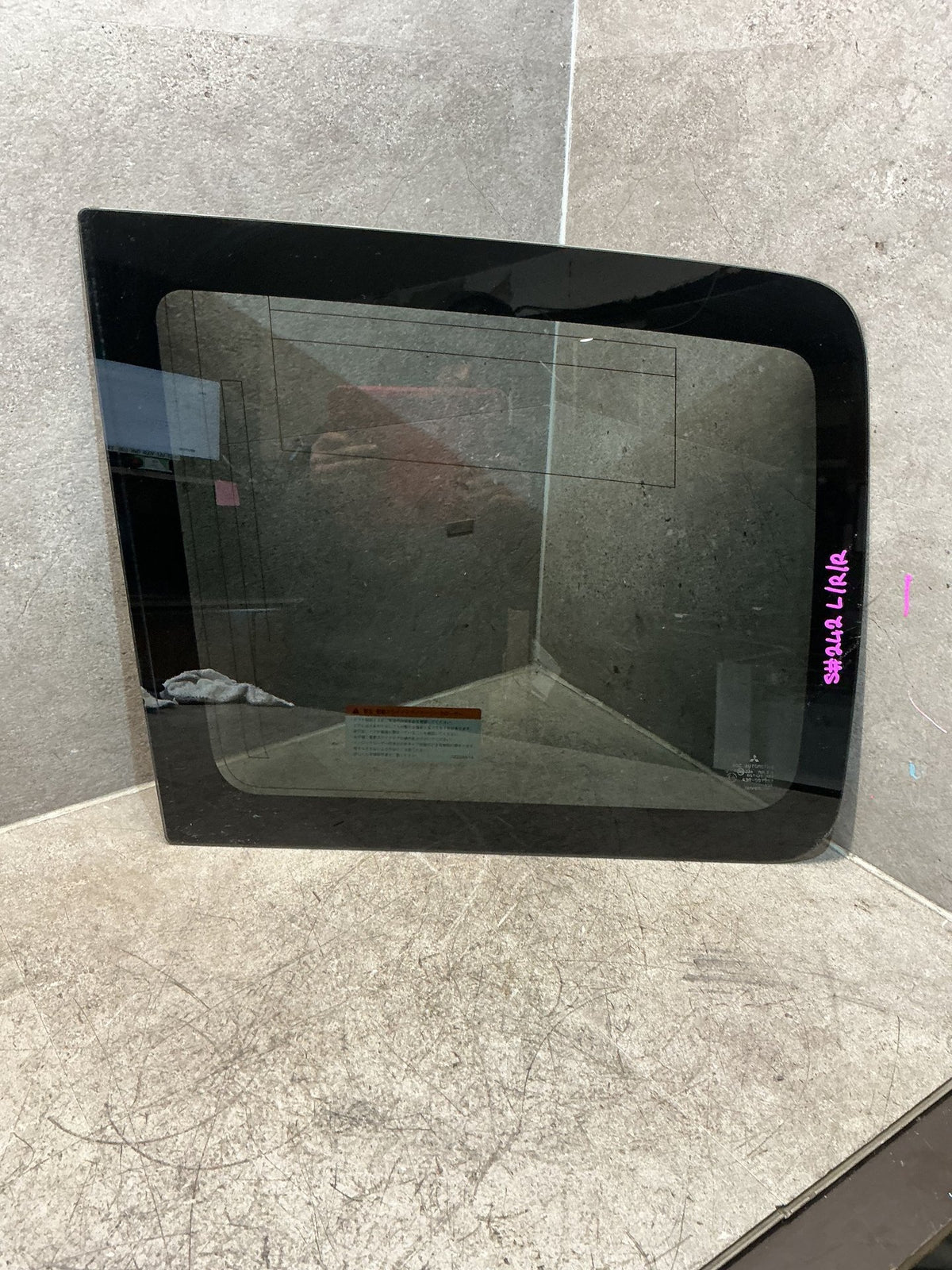 2007 Mitsubishi Delica CV5W - Left Rear Cargo Glass - (TAG17706)