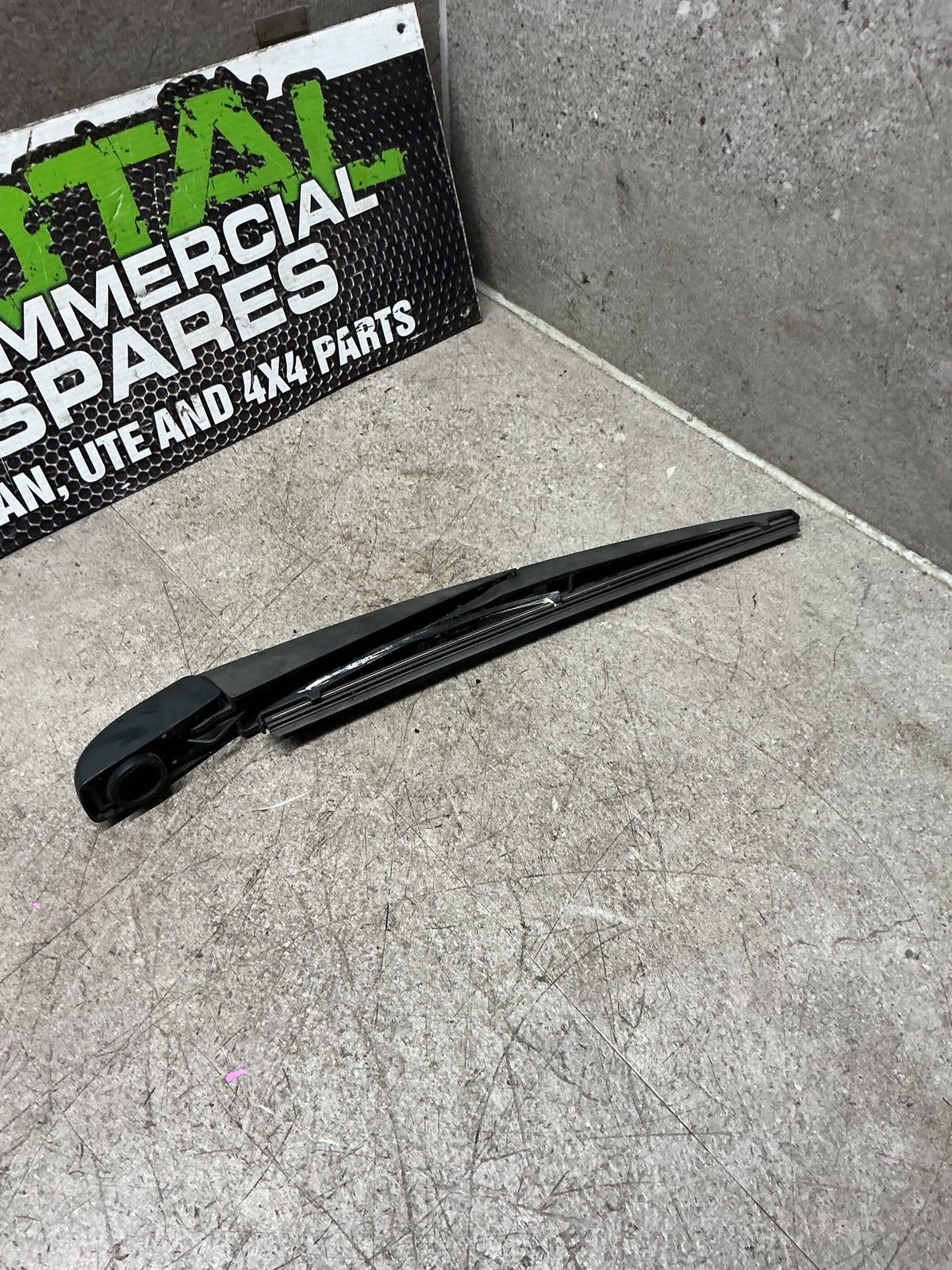 2010 Suzuki Vitara- Rear Wiper Arm- (TAG16936)