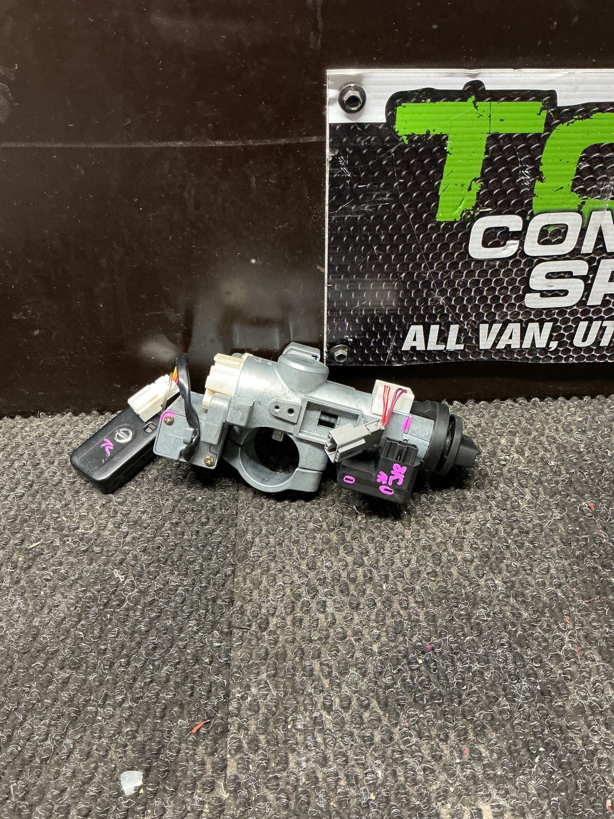 2004 Nissan Elgrand E51- Ignition With Key- (TAG10414)