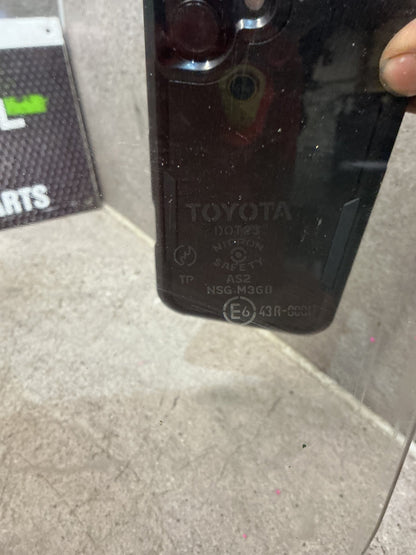 1992-1995 Toyota Hilux Surf KZN130 KZN130- Left Front Door Glass- (TAG16669)