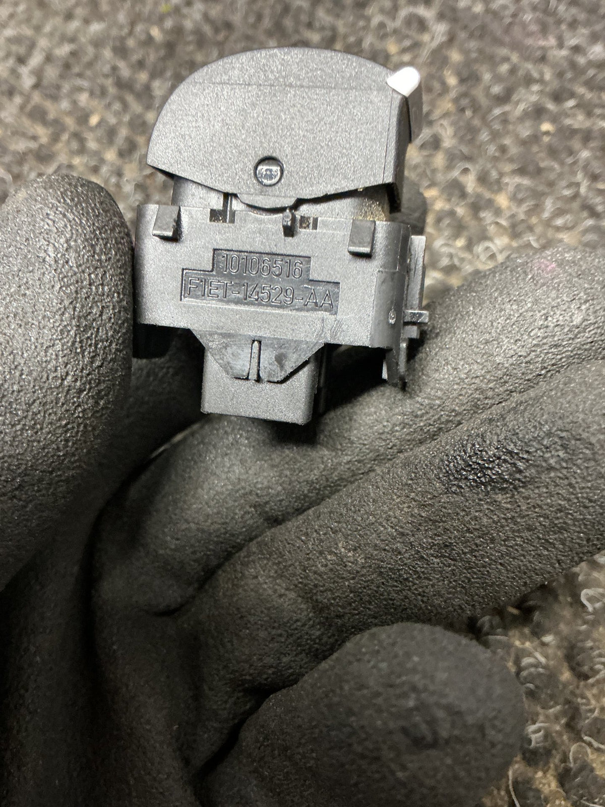 2014-2016 Ford Kuga II TF- Right Rear Window Switch- (TAG11643)