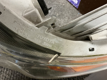 2006 Toyota Hilux- Left Headlight- (TAG10601)