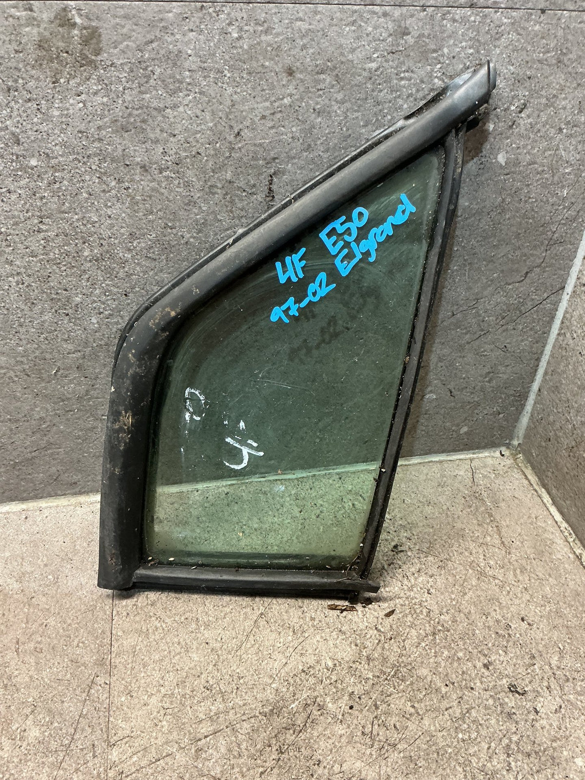 1997-2002 Nissan Elgrand E50 - Left Front Quarter Door Glass - (TAG18679)