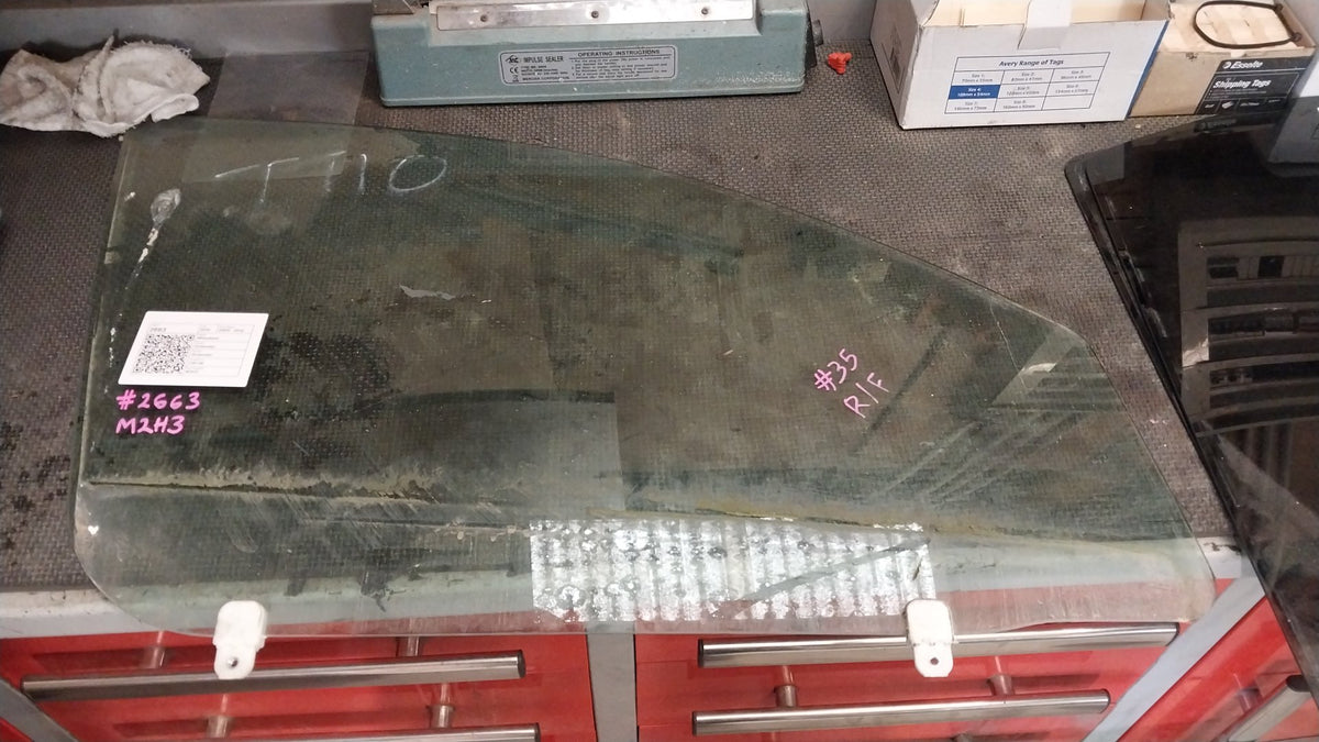 2009-2012 Mitsubishi Outlander II CW*W CW*W- Right Front Door Glass- (TAG2663)
