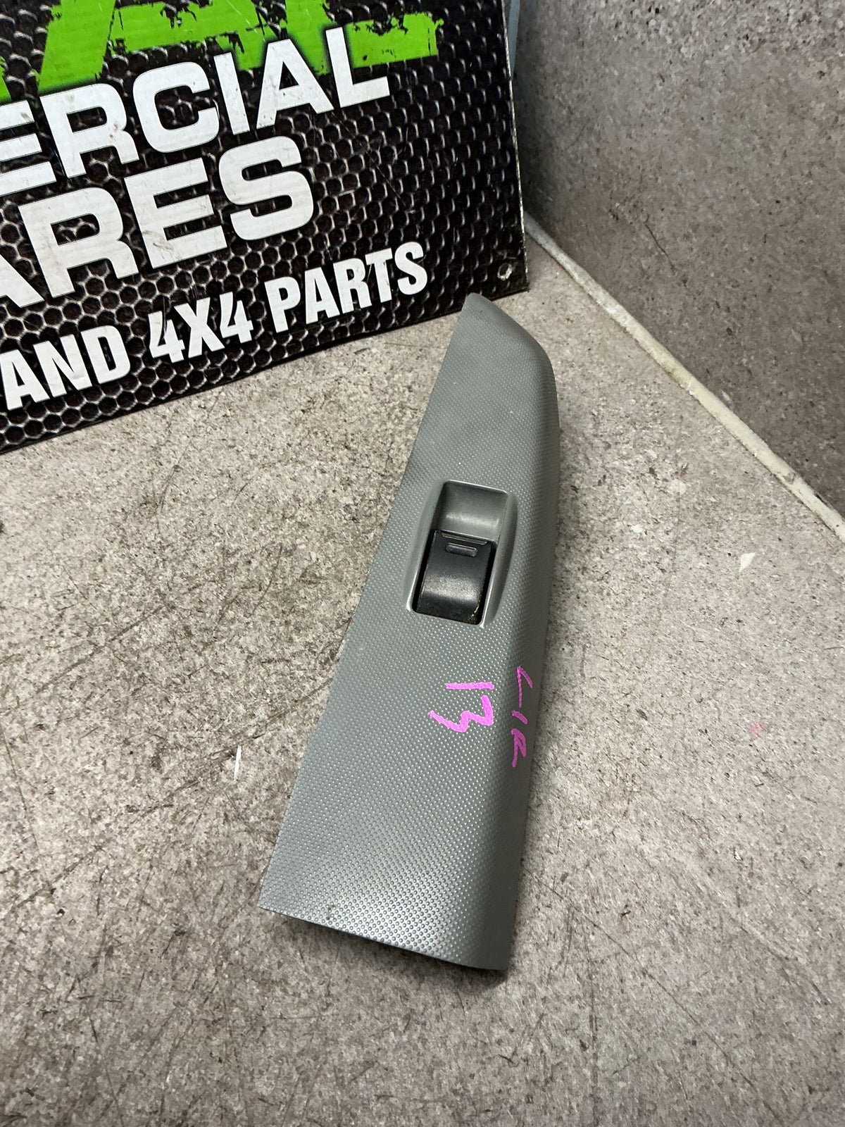 2006-2011 Toyota Hilux VII N10- Left Rear Window Switch- (TAG15830)