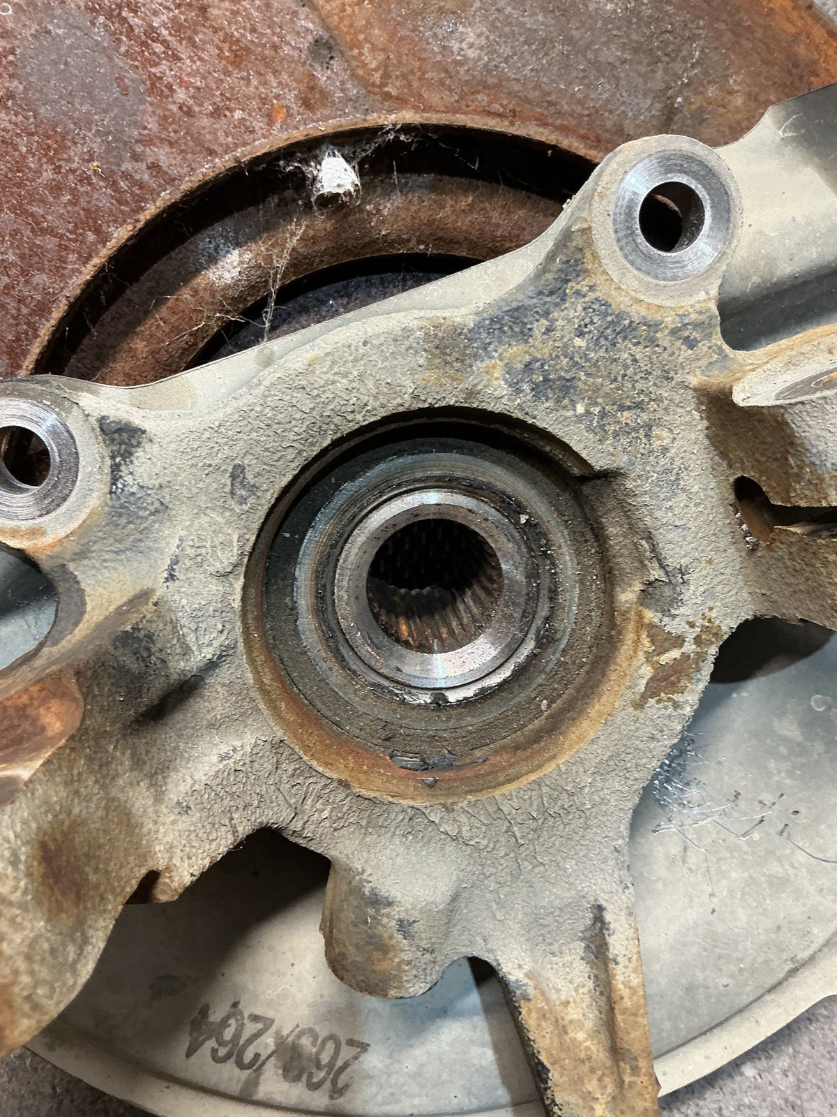 2021 Mitsubishi Outlander GF8- Left Front ABS Hub- (TAG16929)