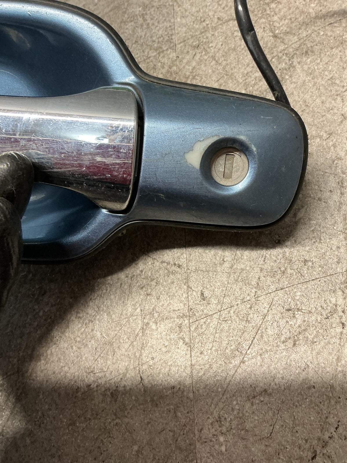 2005 Holden Rodeo 1W037- Right Front Door Exterior Handle- (TAG14743)