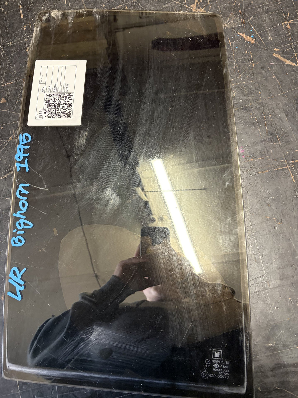 1995 Isuzu Bighorn - Left Rear Quarter Door Glass - (TAG18612)