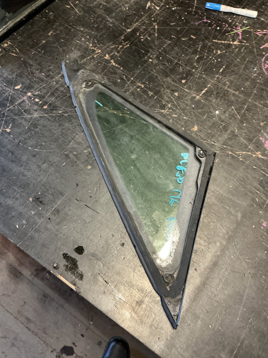 2004 Toyota Estima ACR30 - Left Front Quarter Door Glass - (TAG18562)